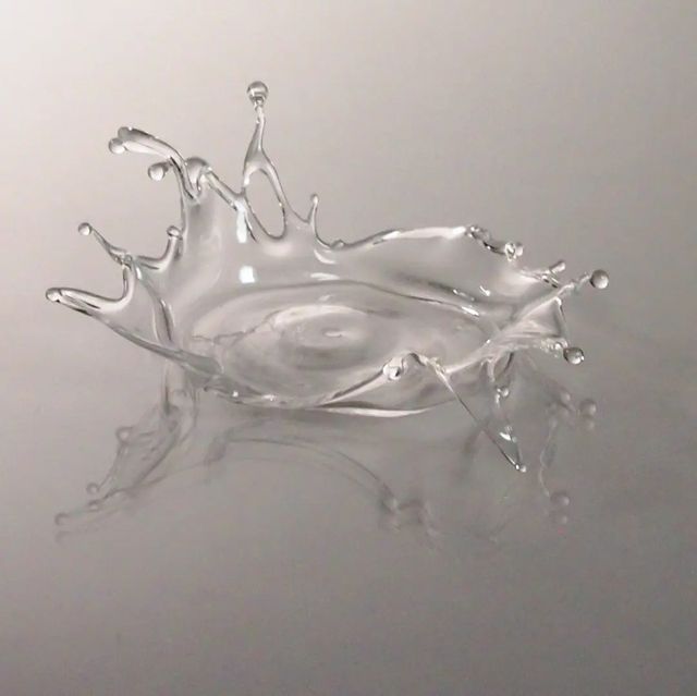 Verre eau mouvement